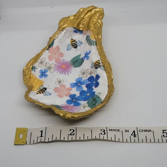 Flower / bee oystershell ring holder/ trinket tray - Picture 6 of 7
